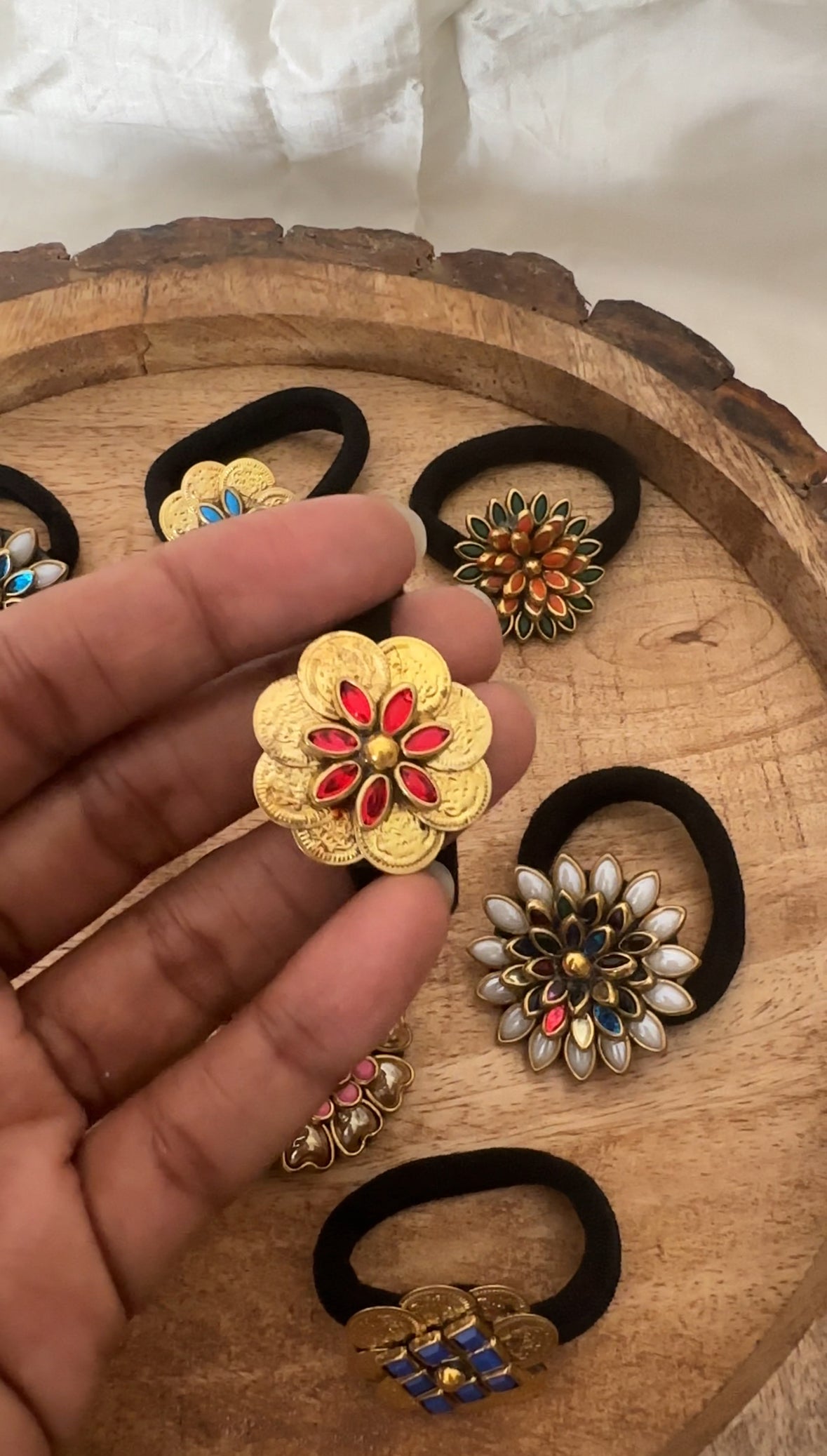 Small Coin Glossy Petals Kundan Rubber Band/Hair Tie