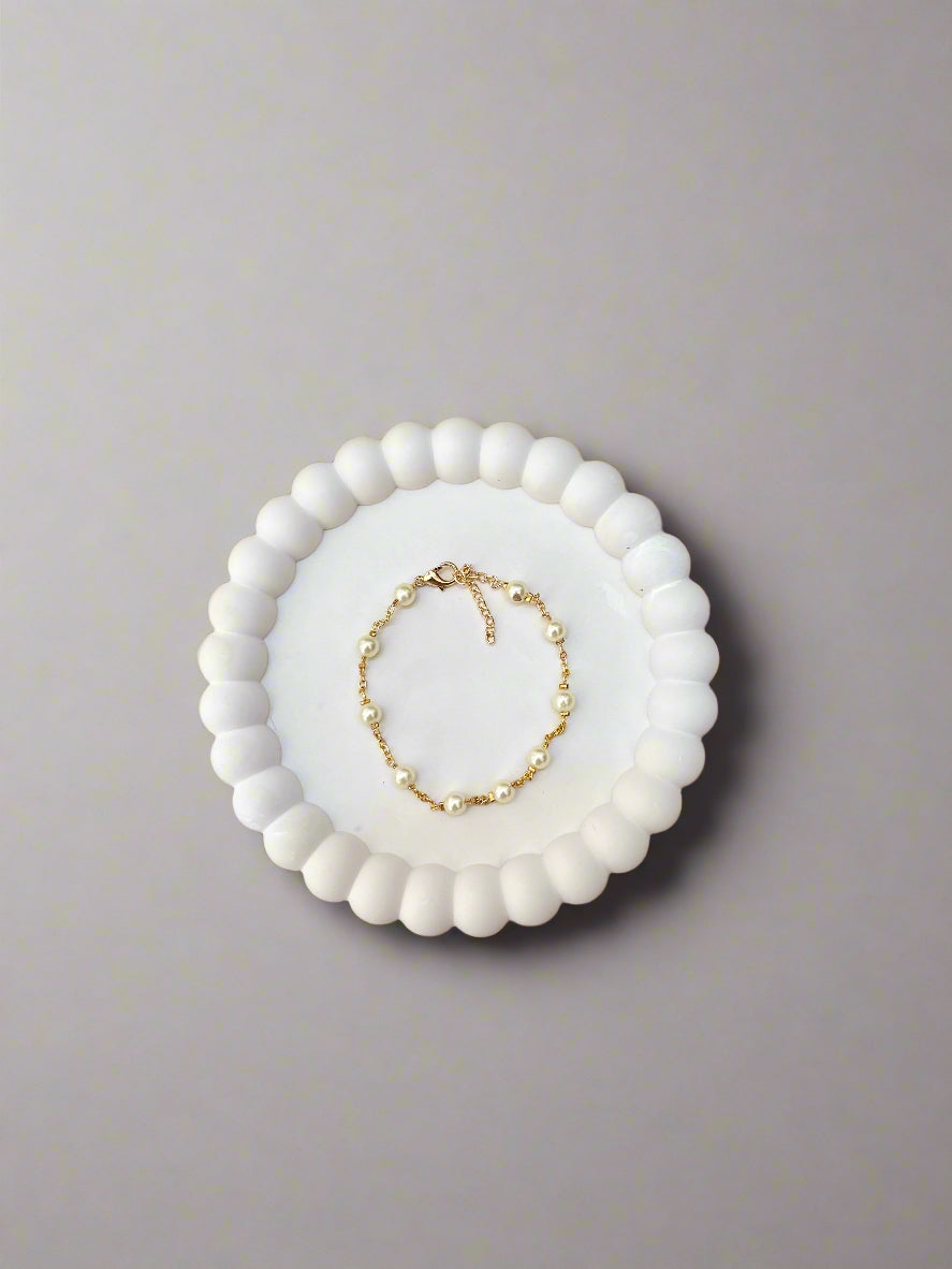 White Round Pearl and Chain Bracelet