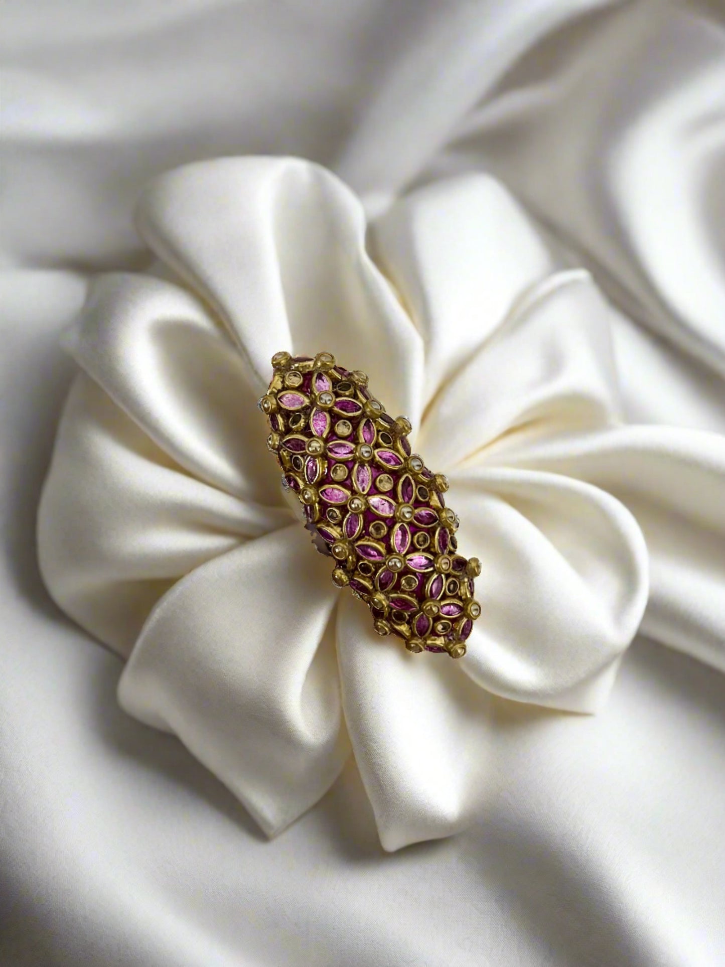 Light Pink Floral Kundan Saree Pin