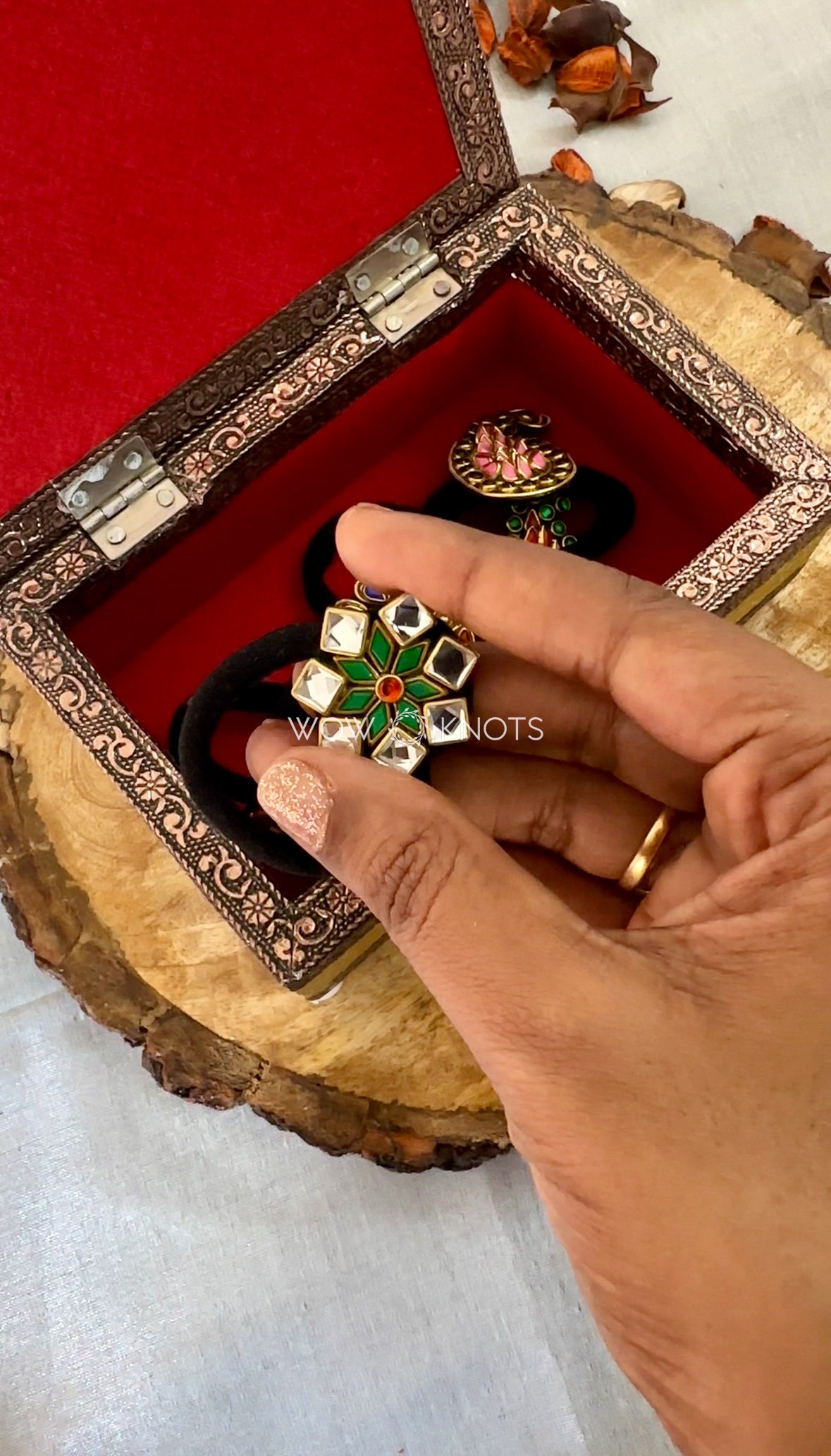 Small Diamond Flower Kundan Rubber Band/Hair Tie