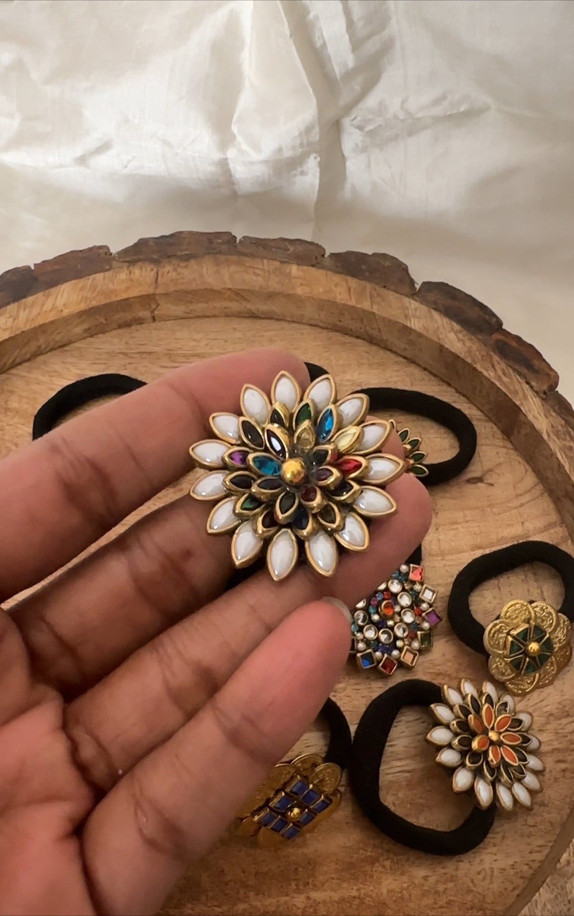 Big Pearl White Leaf Daisy Multi Colour Kundan Rubber Band/Hair Tie