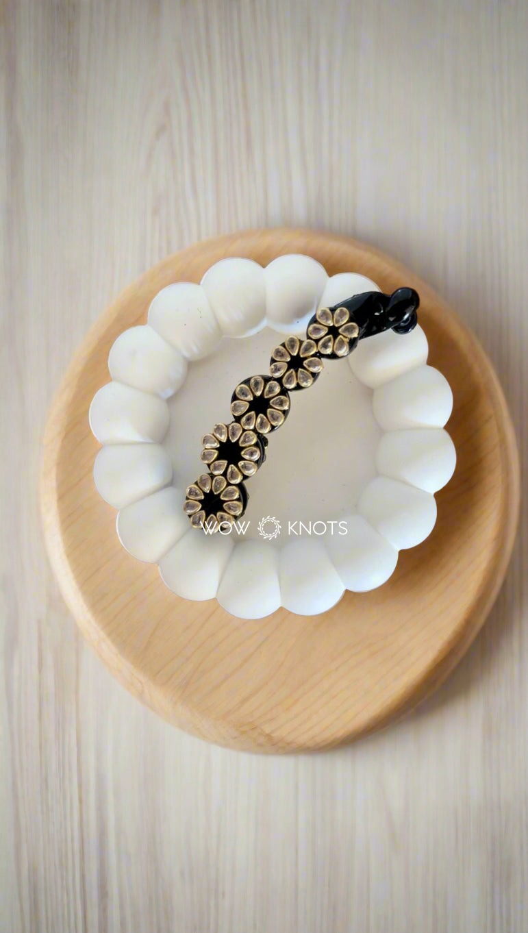 Silver Kundan Embellished Hair Clip