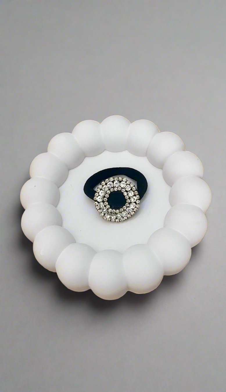 Handmade Stone Hair Ties – Stylish & Elegant Hair Accessories
- Round
