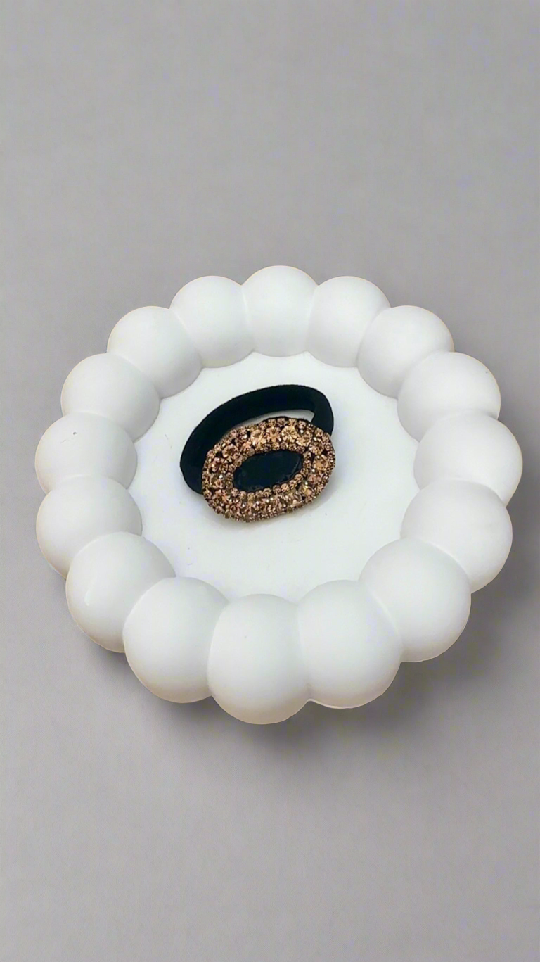 Handmade Stone Hair Ties – Stylish & Elegant Hair Accessories
- Oval