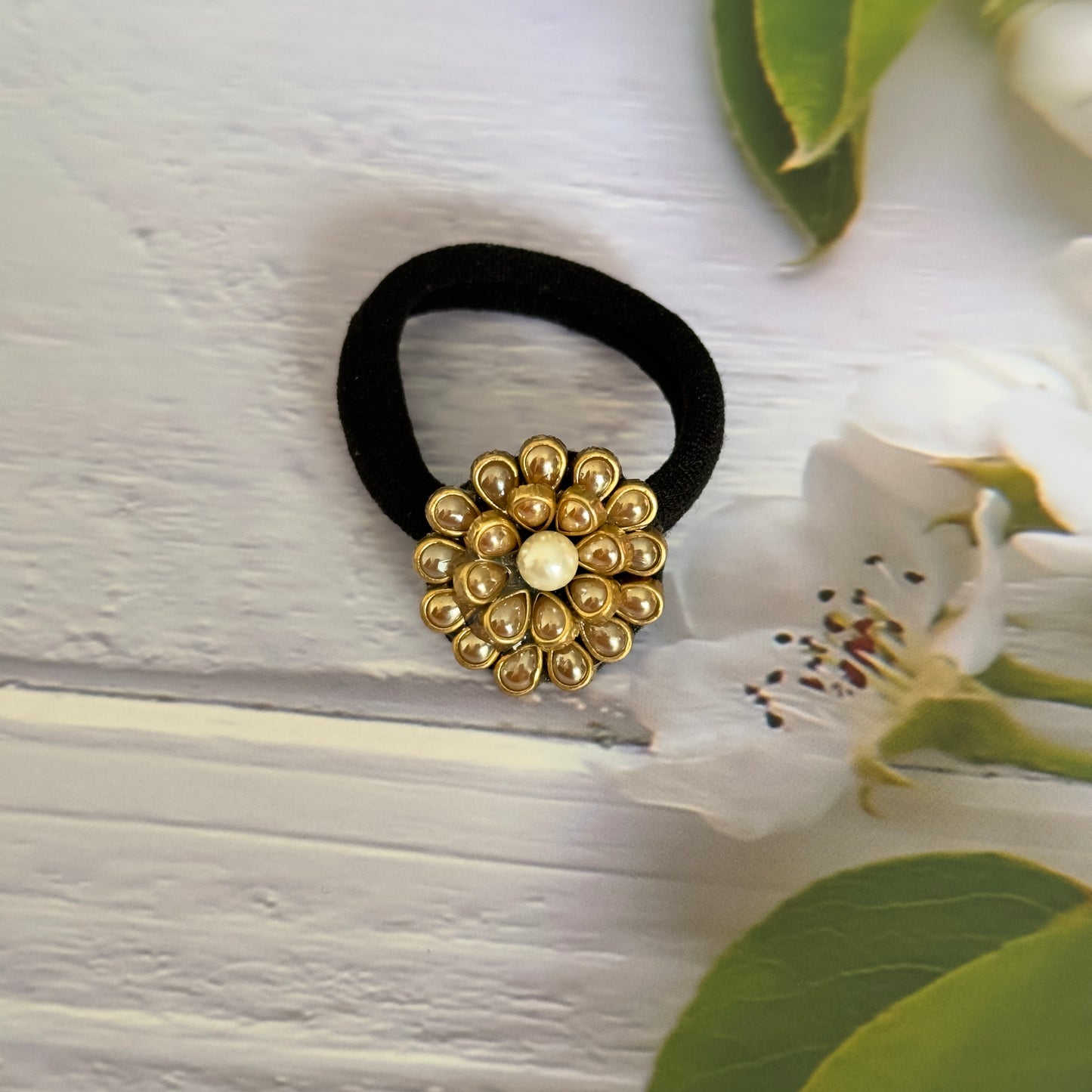 Kundan Rubber Band/Hair Tie - Daisy