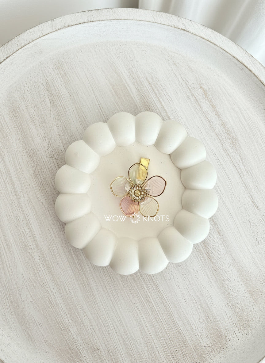 Pastel Fleure Alligator Hair Clip