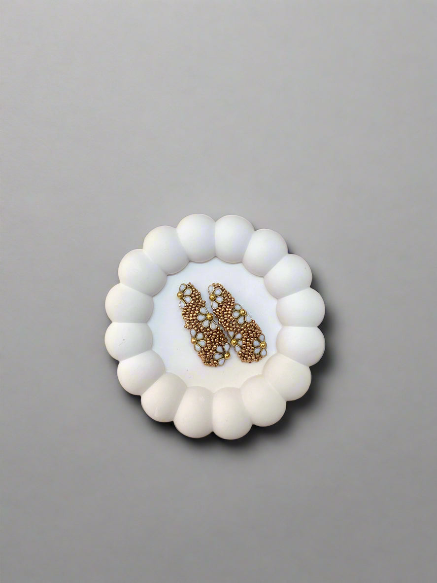 White Kundan Flower and Gold Bead Embroidery Hair Clip