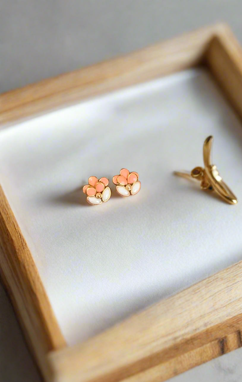 3D Tulip Kundan Stud Earrings