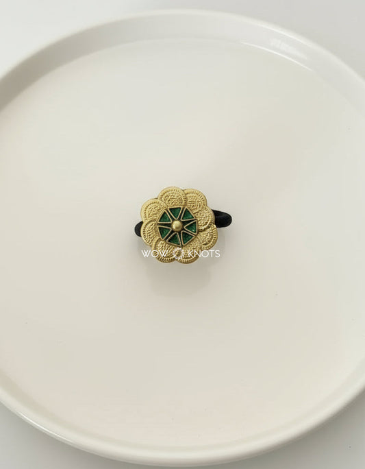 Small Coin Glossy Traingles Kundan Rubber Band/Hair Tie